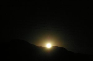 Il cerro Uritorco al sorgere della luna